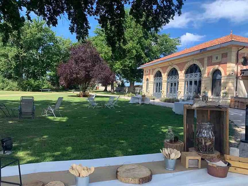 Maison d’hôtes Orangerie de Châtel à Cleppé avec parc arboré